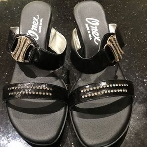 Finest by Onex Kacie sandal womens size 10.